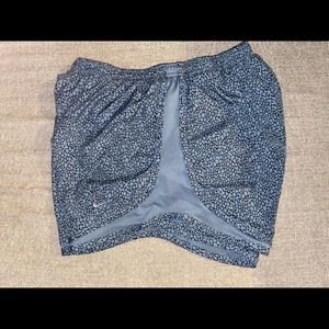 Women’s Nike Tempo Running Shorts Size Medium